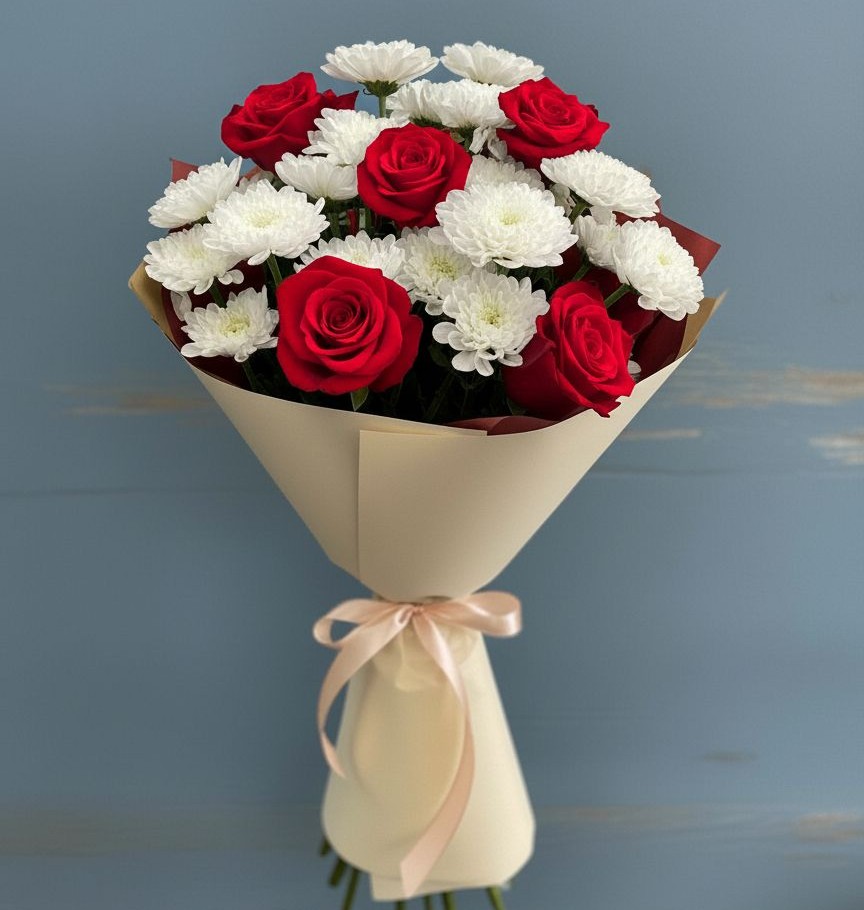 Букет цветов из: Розы и Хризантемы в Сургуте