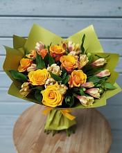 Букет цветов из:  Альстромерии и Розы в Сургуте