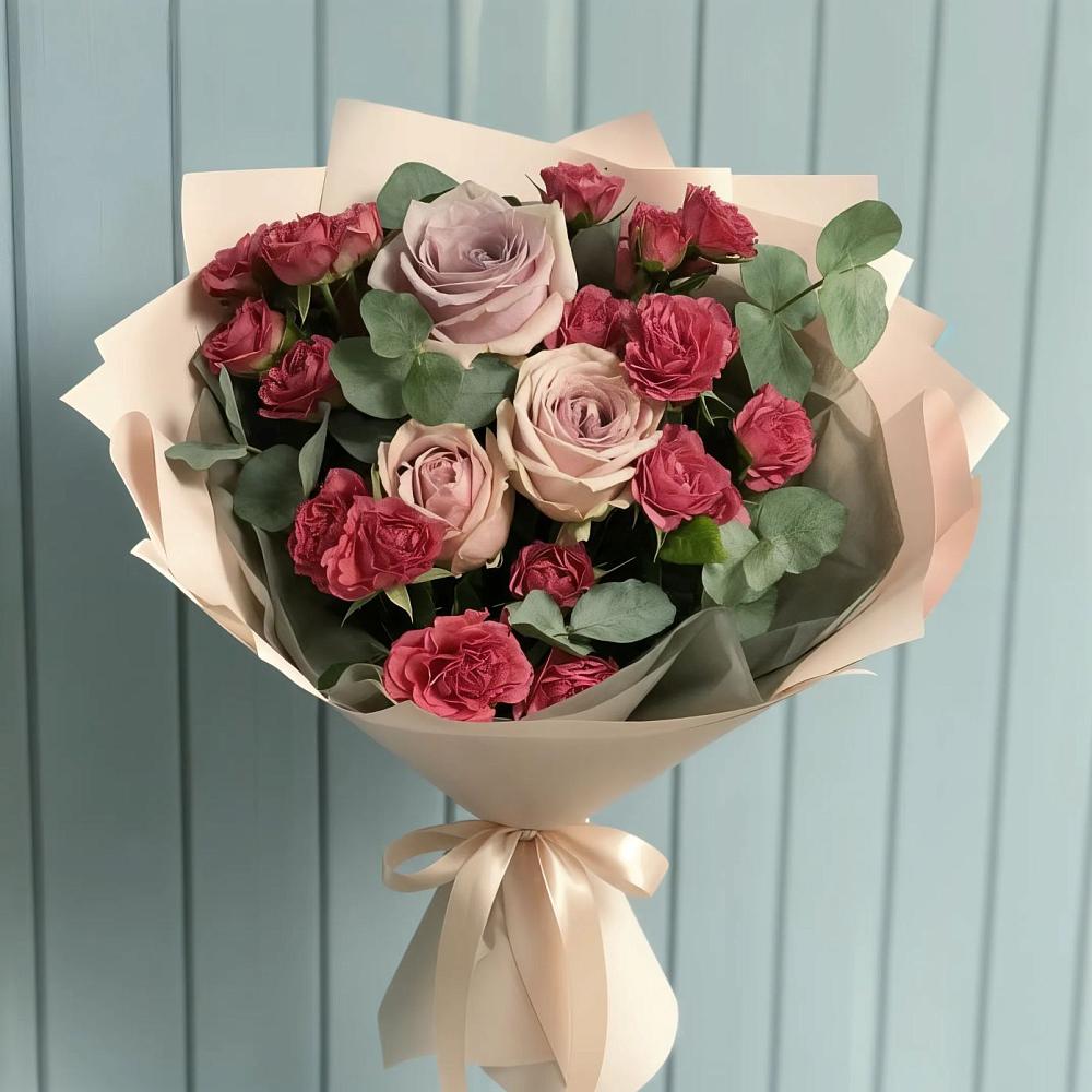 Букет цветов из: Гвоздики и Розы в Сургуте