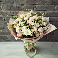 Букет цветов из:  Альстромерии, Розы и Хризантемы в Сургуте