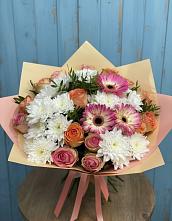 Букет цветов из:  Розы, Герберы и Хризантемы в Сургуте