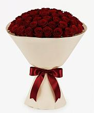 Букет 101 Бордовая роза Блэк Бакарра в Сургуте