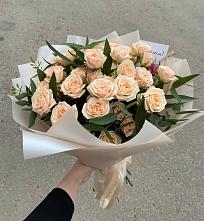 Букет Кремовые розы Латте в Сургуте