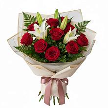 Букет цветов из:  Лилии и Розы в Сургуте