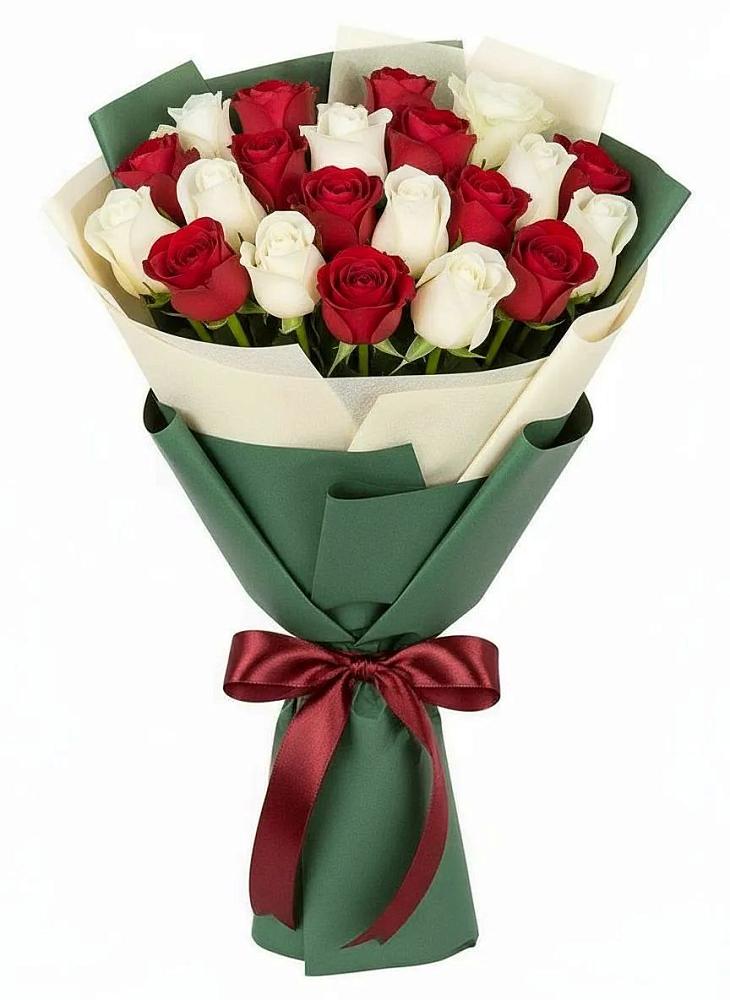 Букет Микс из красных и белых роз в Сургуте