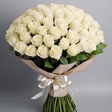 Букет 101 беля роза Белоснежка в Сургуте