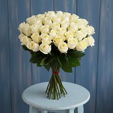 Букет 51 Белая роза Эдлесс Лав в Сургуте