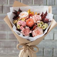 Букет цветов из:  Гвоздики, Хризантемы и Розы в Сургуте