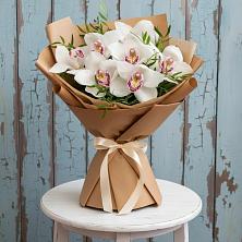 Букет цветов из:  Орхидеи и Розы в Сургуте