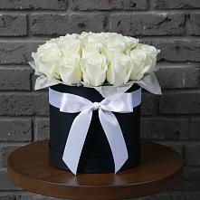 Цветочная композиция из Розы в шляпной коробке #REPLACE_PRED# Сургуте